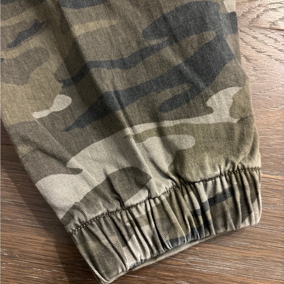 BNWT Camo Express pants - Picture 5 of 6